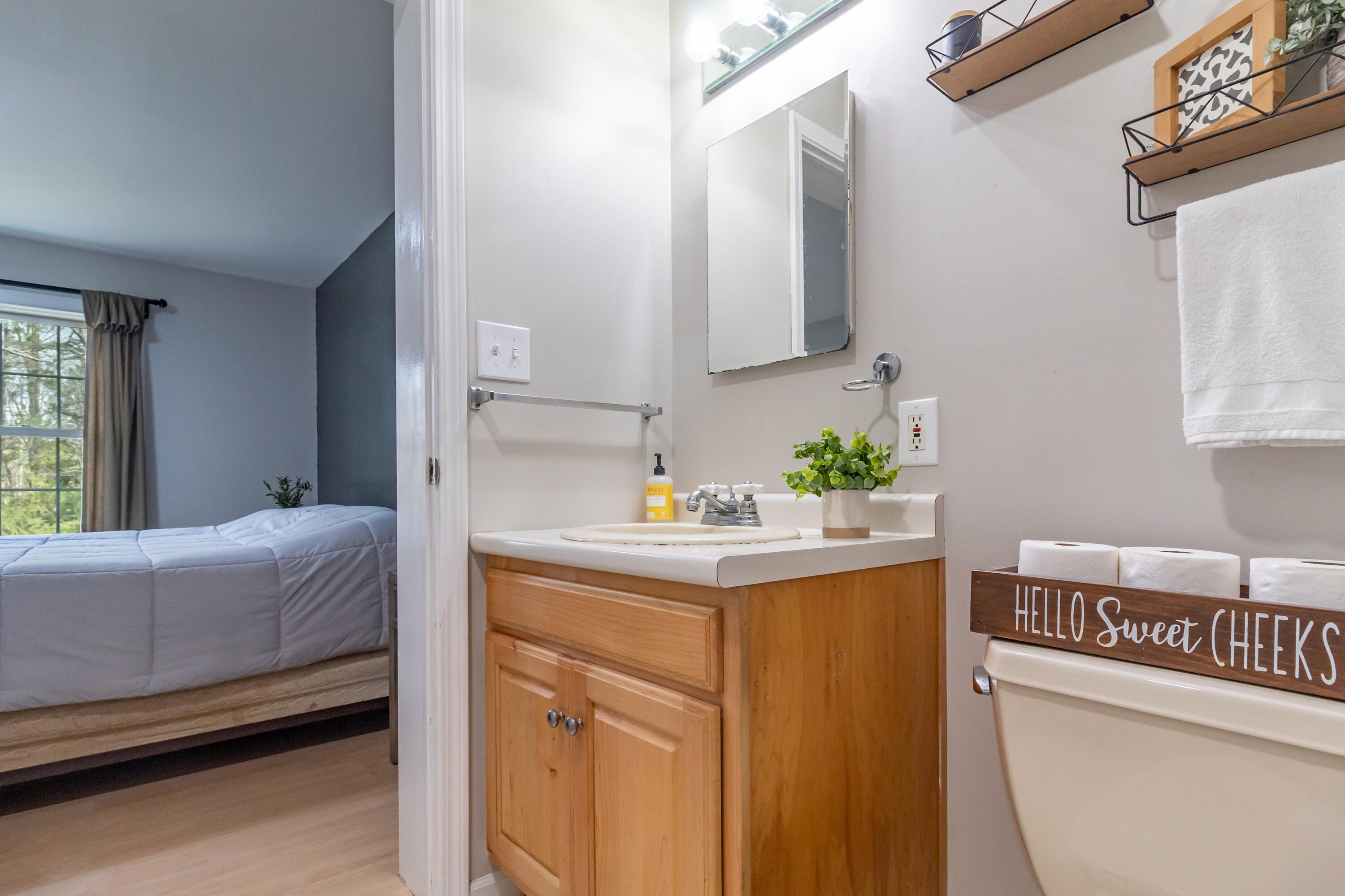 392 Bay Road Brooklin, ME 04616 - Photo 38 of 48 Master Bath