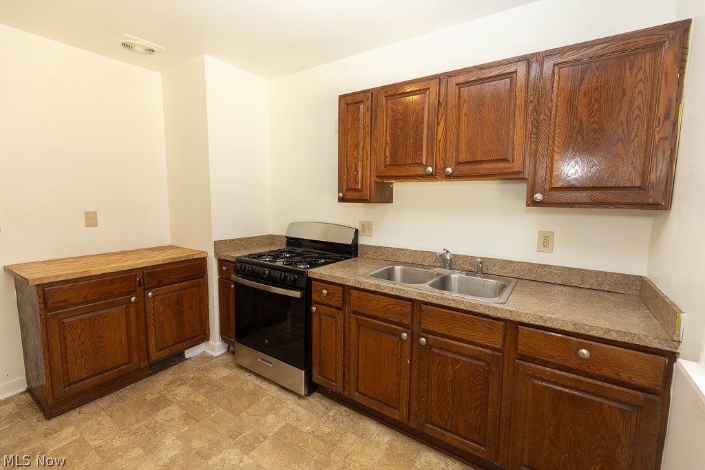 14221 Glenside Road Cleveland, OH 44110 - Photo 30 of 50