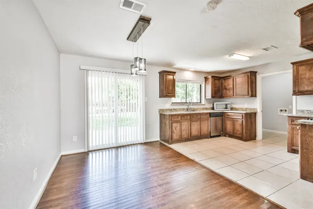 $1,700 | 7106 Pinetex Drive, Humble, TX 77396