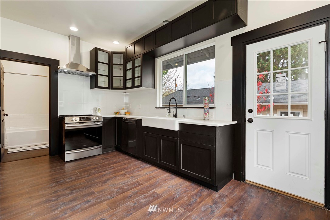 731 North 88th Street Seattle, WA 98103 - Photo 14 of 35