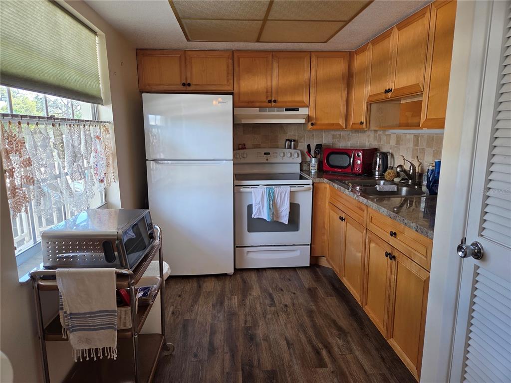 960 Virginia Street, Unit 207 Dunedin, FL 34698 - Photo 3 of 41