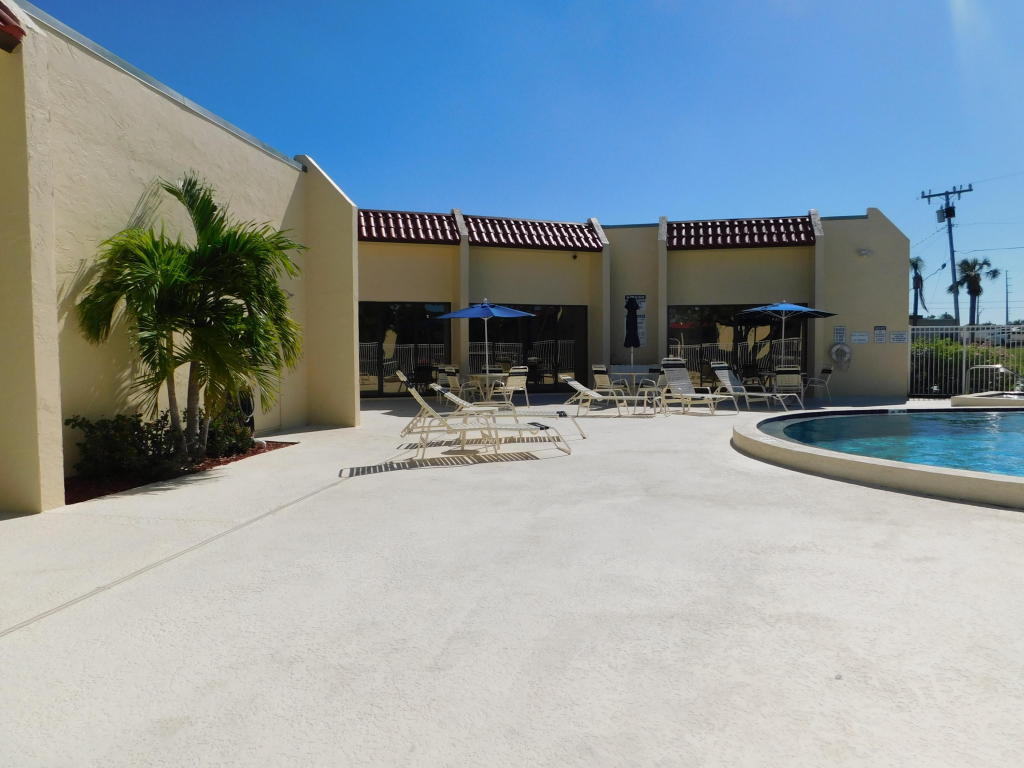 2050 Oleander Boulevard, Unit 11207 Fort Pierce, FL 34950 - Photo 2 of 9 Clubhouse