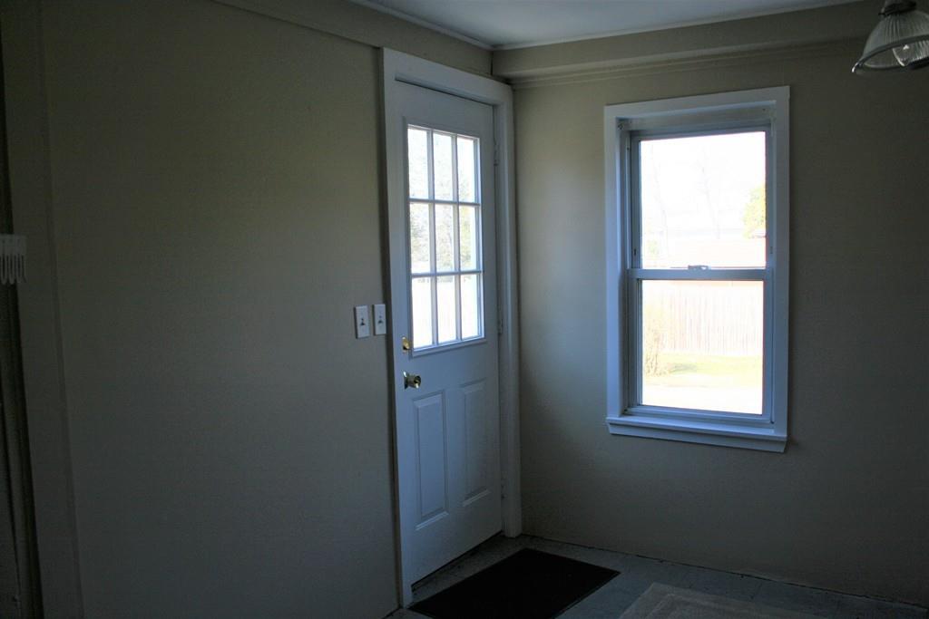 669 Amostown Road West Springfield, MA 01089 - Photo 17 of 39