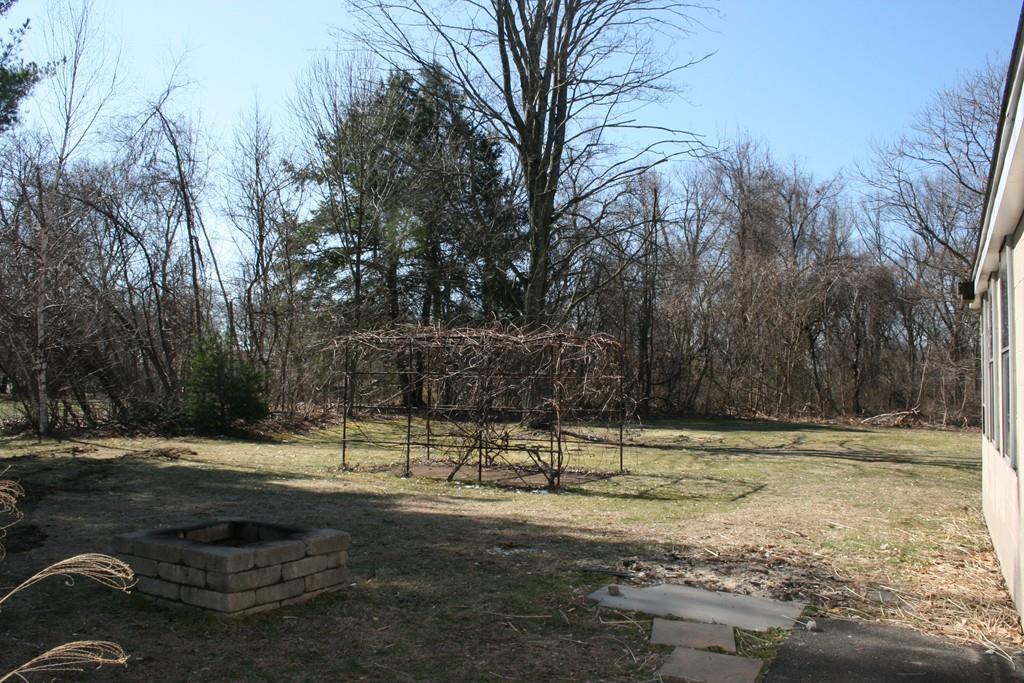 669 Amostown Road West Springfield, MA 01089 - Photo 30 of 39