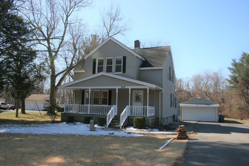 669 Amostown Road West Springfield, MA 01089 - Photo 3 of 39