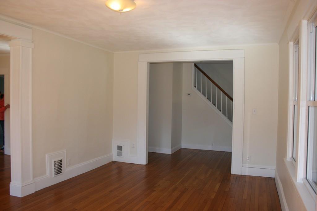 669 Amostown Road West Springfield, MA 01089 - Photo 4 of 39