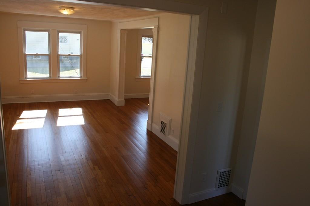 669 Amostown Road West Springfield, MA 01089 - Photo 7 of 39