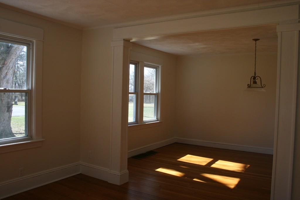 669 Amostown Road West Springfield, MA 01089 - Photo 8 of 39