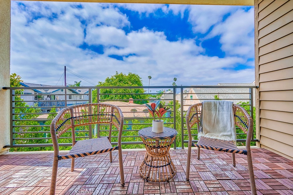 2125 Evans Way Costa Mesa, CA 92627 - Photo 12 of 41 a view of a chairs and table in patio