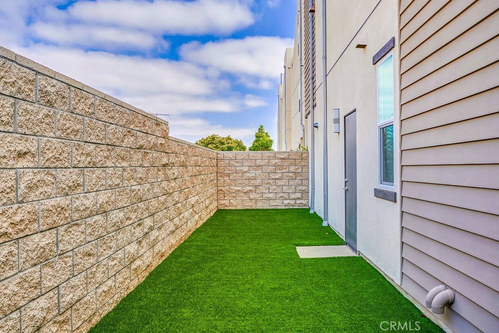 2125 Evans Way Costa Mesa, CA 92627 - Photo 30 of 41 a view of a back yard