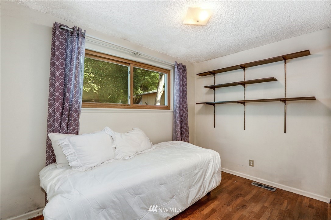 14918 Southeast Allen Road Bellevue, WA 98006 - Photo 13 of 26 Gallery Image 13