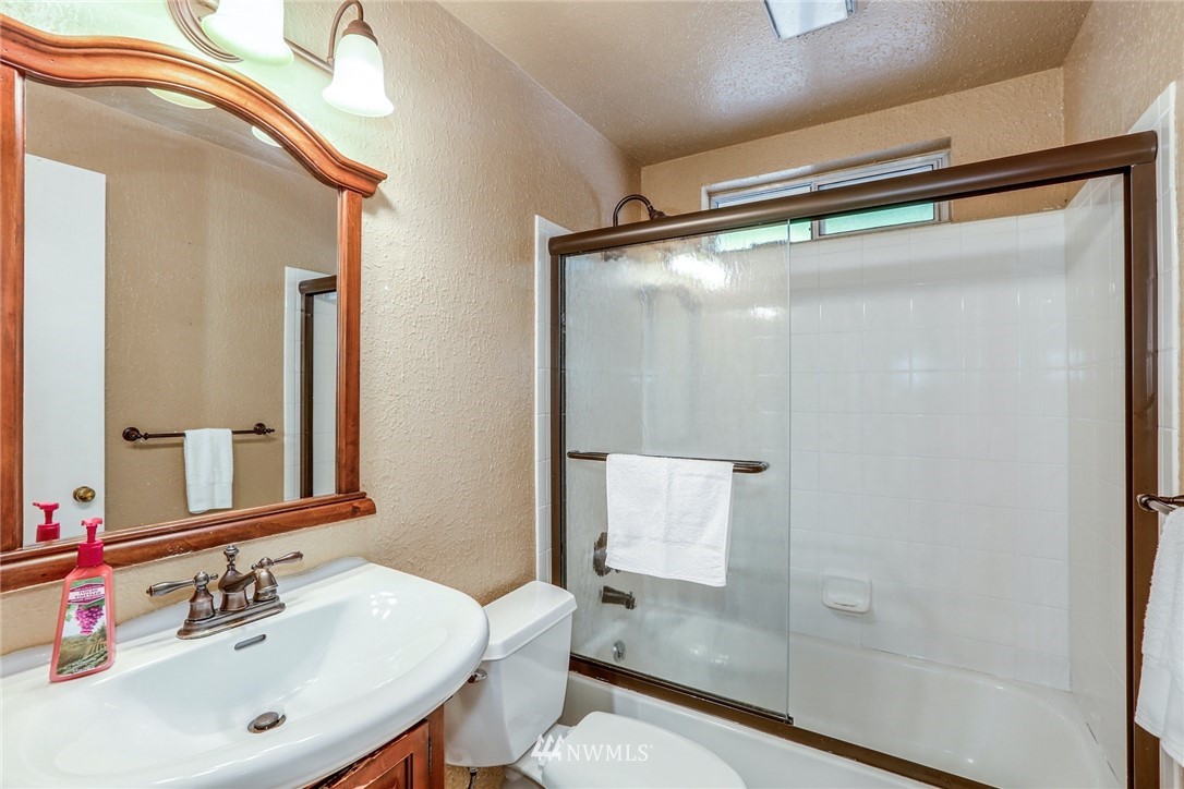 14918 Southeast Allen Road Bellevue, WA 98006 - Photo 14 of 26 Gallery Image 14