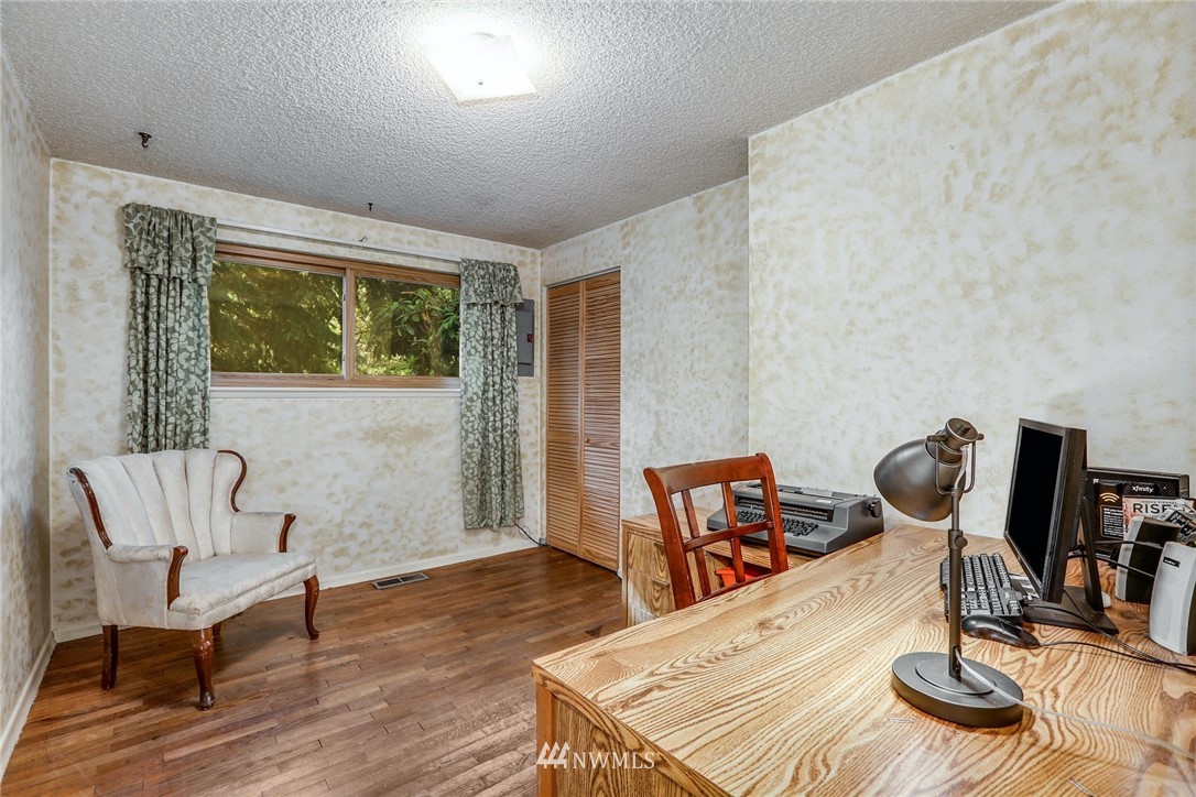 14918 Southeast Allen Road Bellevue, WA 98006 - Photo 15 of 26 Gallery Image 15