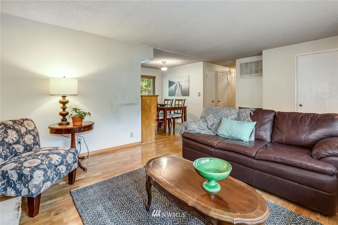 14918 Southeast Allen Road Bellevue, WA 98006 - Photo 7 of 26 Gallery Image 7