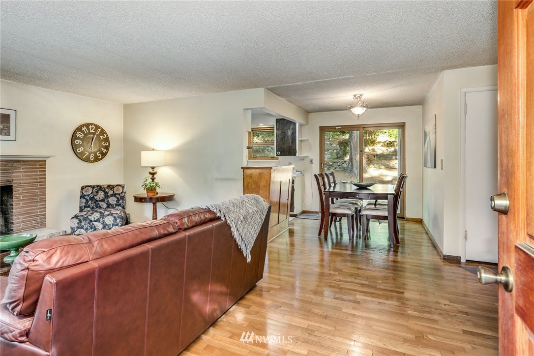 14918 Southeast Allen Road Bellevue, WA 98006 - Photo 8 of 26 Gallery Image 8