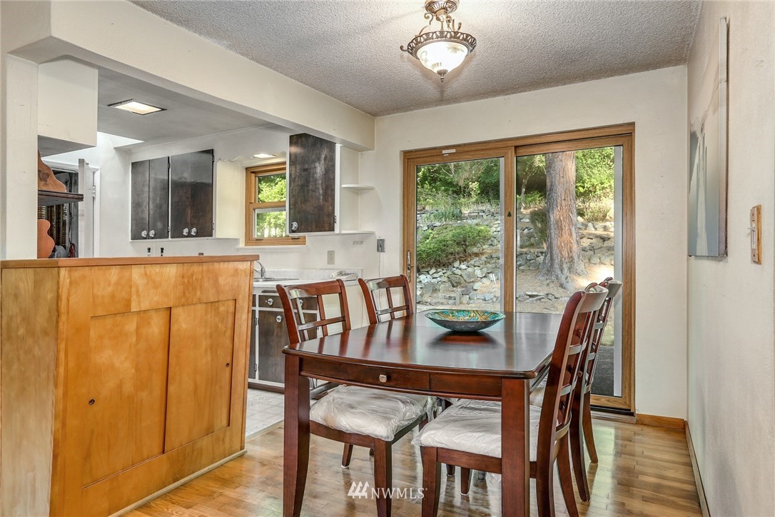 14918 Southeast Allen Road Bellevue, WA 98006 - Photo 9 of 26 Gallery Image 9