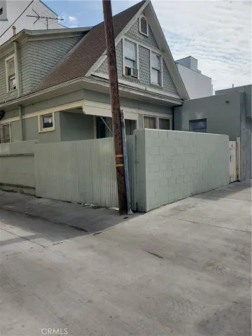 $1,100,000 | 620 Pacific Avenue, Long Beach, CA 90802