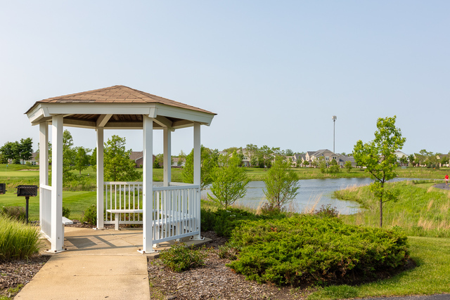 2934 Portage Street Naperville, IL 60564 - Photo 29 of 30 a view of a garden