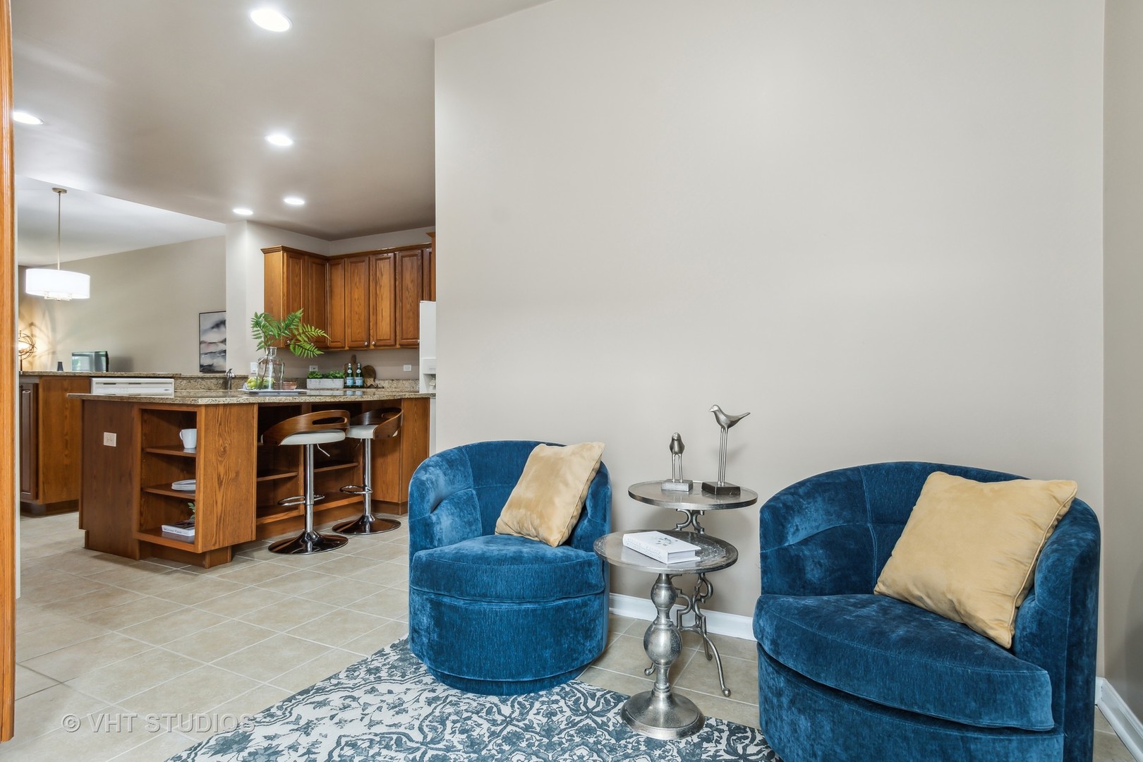 2934 Portage Street Naperville, IL 60564 - Photo 9 of 30 a living room with furniture and a couch