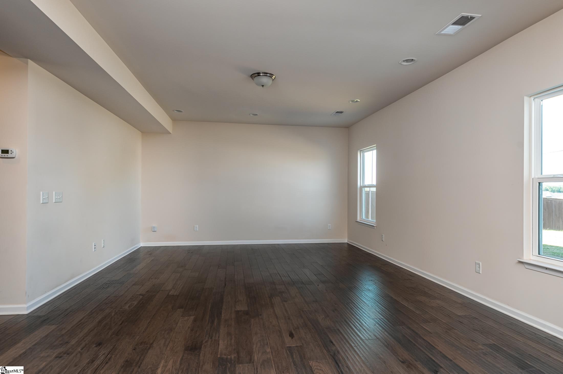 368 Bucklebury Road Greer, SC 29651 - Photo 6 of 36 Gallery Image 6