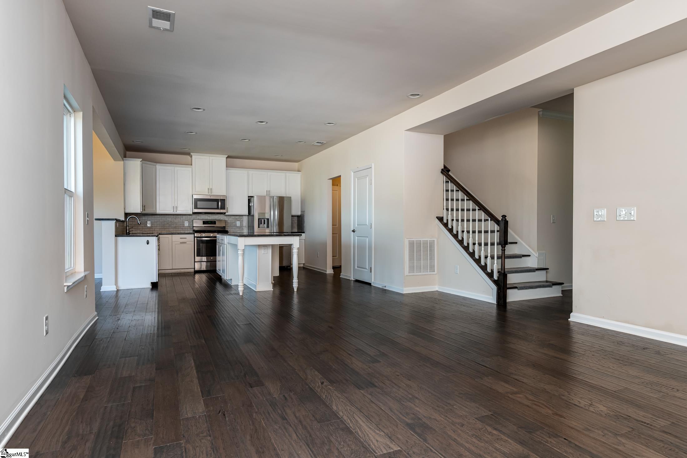 368 Bucklebury Road Greer, SC 29651 - Photo 7 of 36 Gallery Image 7