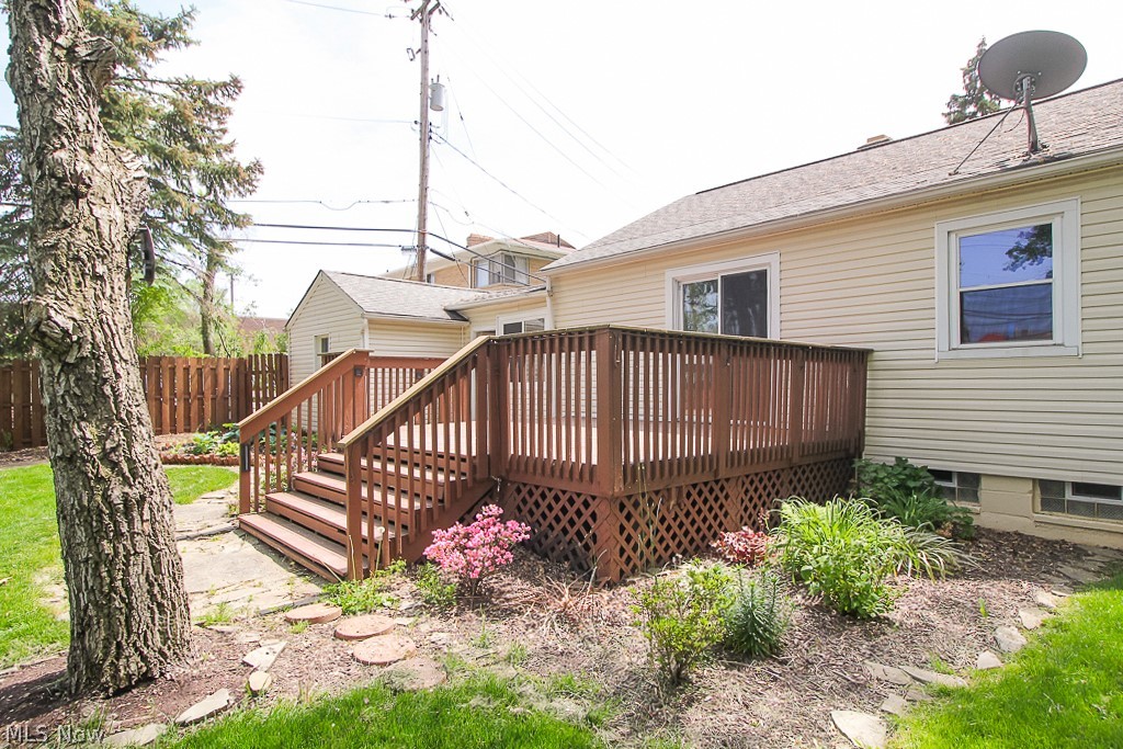 6401 Stumph Road Cleveland, OH 44130 - Photo 21 of 35