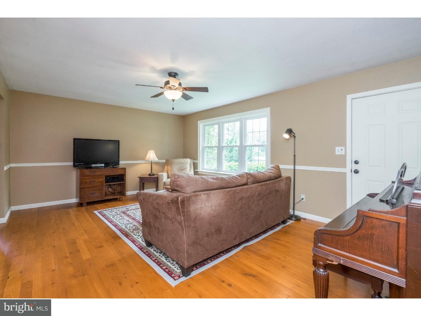1227 Glenside Road Downingtown, PA 19335 - Photo 5 of 25 Gallery Image 5