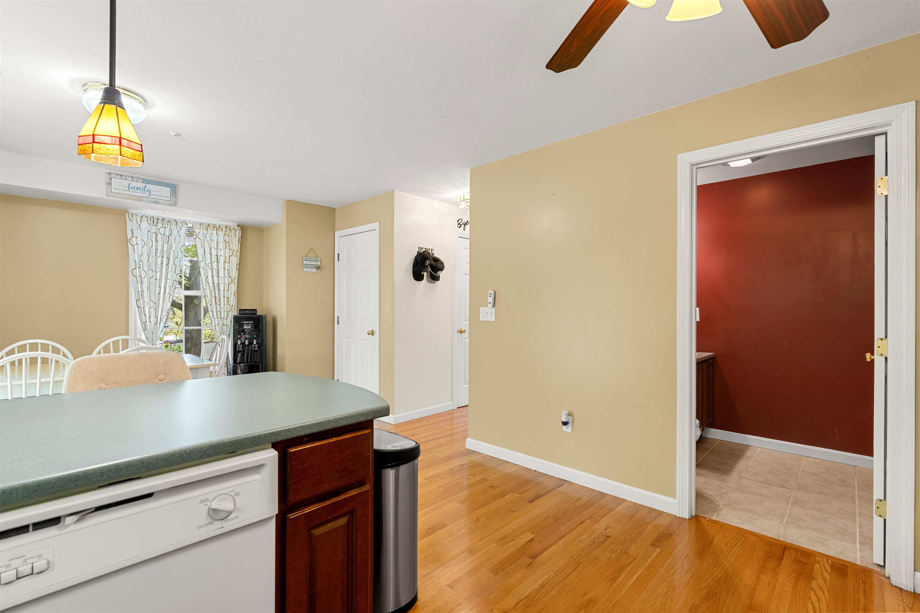 28 Andrew Street Manchester, NH 03104 - Photo 15 of 40