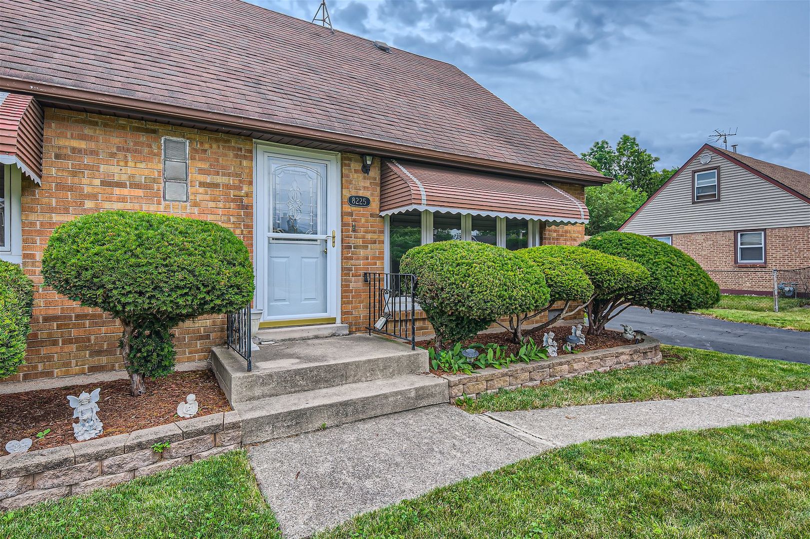 8225 Rutherford Avenue Burbank, IL 60459 - Photo 3 of 28 Gallery Image 3