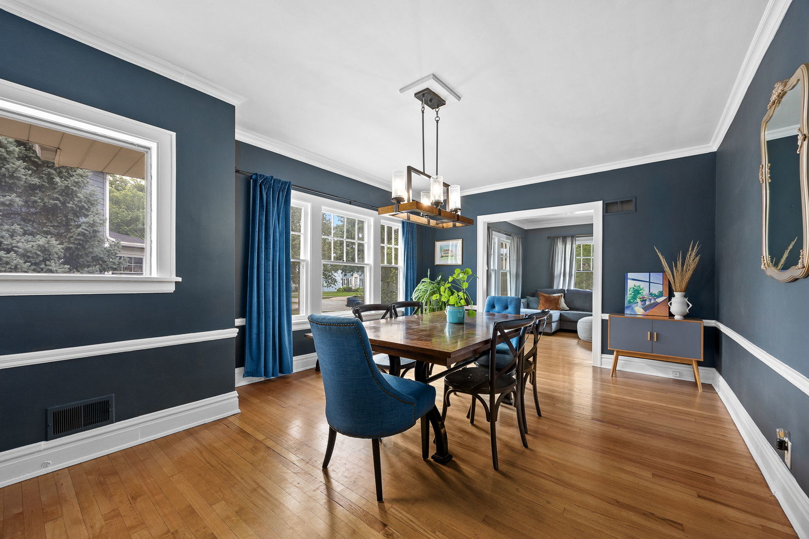 310 Shenstone Road Riverside, IL 60546 - Photo 12 of 47 Gallery Image 12