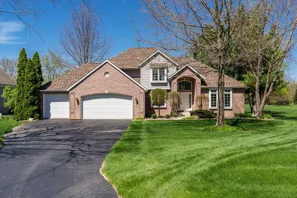 $439,900 | 2302 Cairnwell Drive, Belvidere, IL 61008
