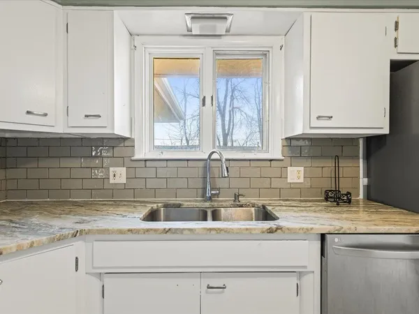 $230,000 | 2515 Mandrake Drive, Rockford, IL 61108