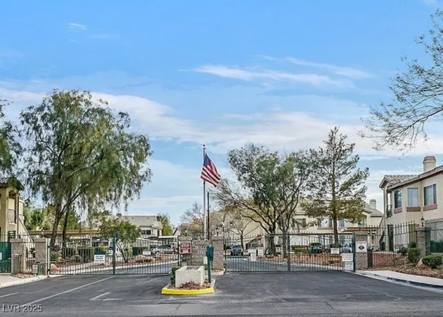 $1,295 | 5710 East Tropicana Avenue, Unit 2197, Las Vegas, NV 89122