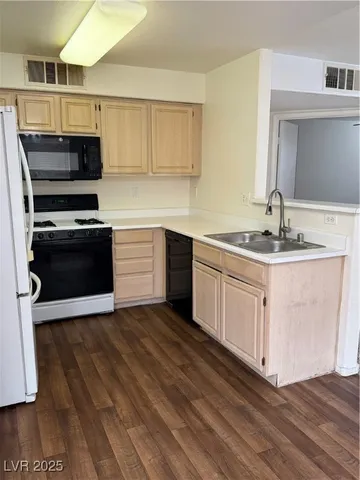 $1,295 | 5710 East Tropicana Avenue, Unit 2197, Las Vegas, NV 89122
