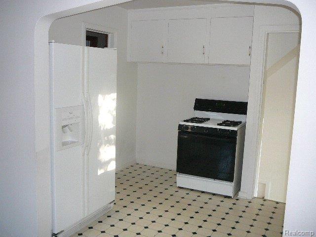 414 Moross Road Grosse Pointe, MI 48236 - Photo 3 of 3 Moross10+8 008.jpg