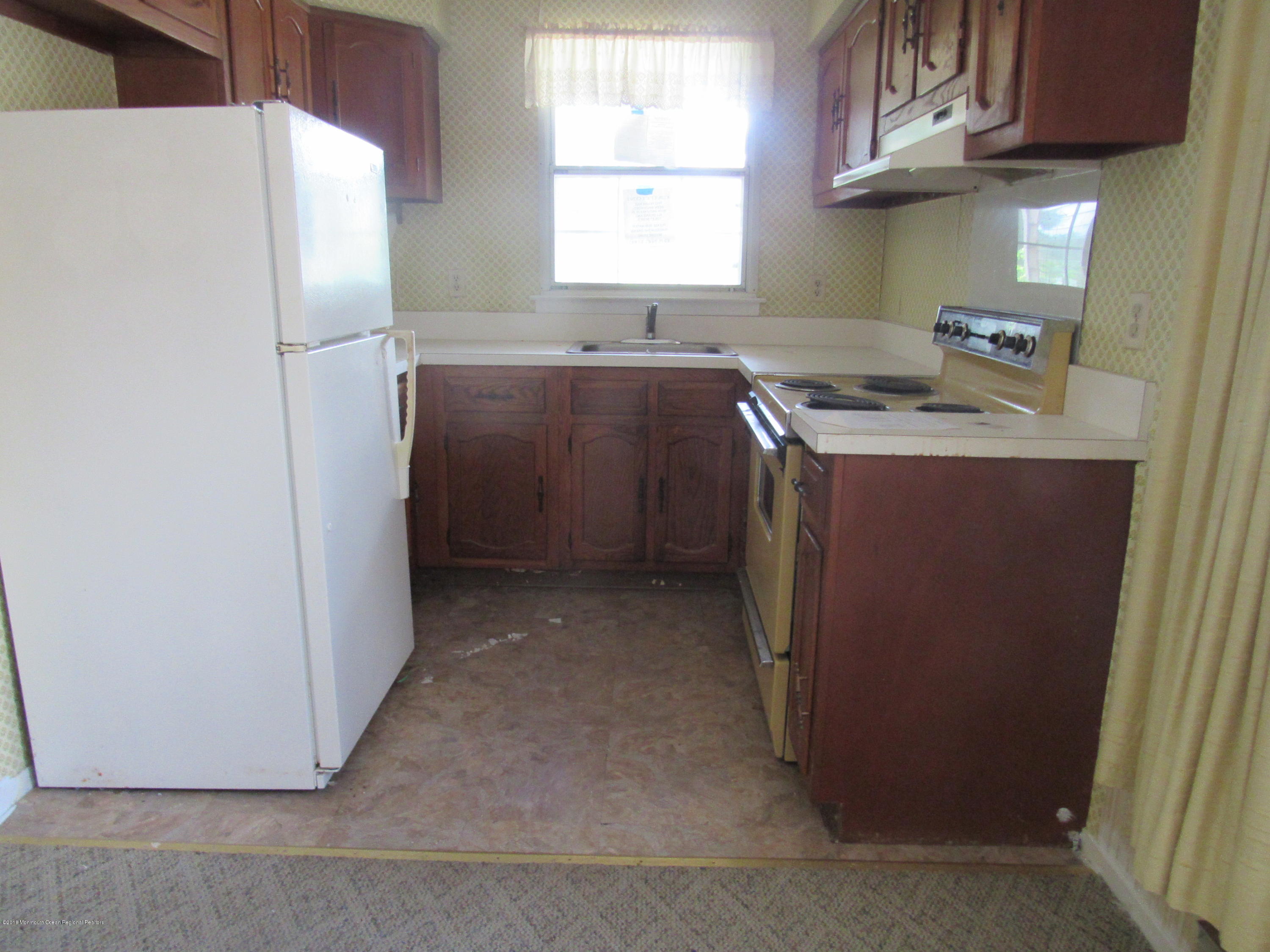 7B Spring Street, Unit C Whiting, NJ 08759 - Photo 4 of 13 IMG_3698