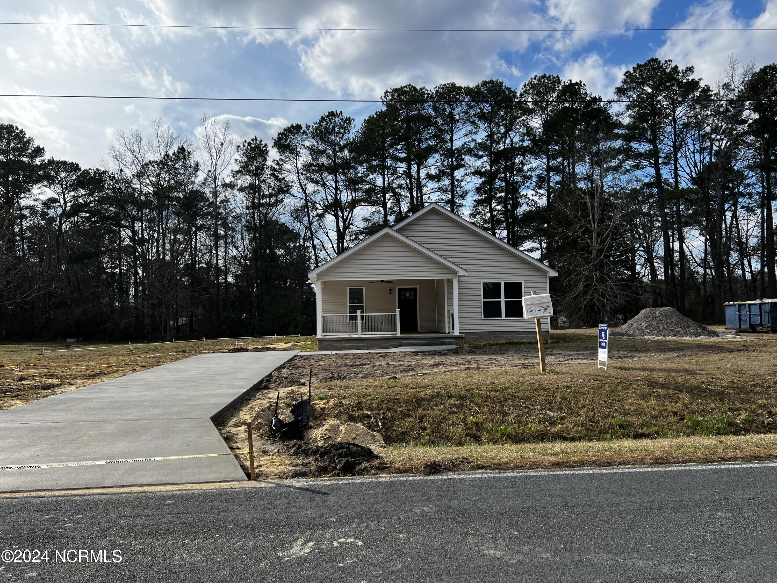 1733 Cherry Road Washington, NC 27889 - Photo 2 of 12 Main View