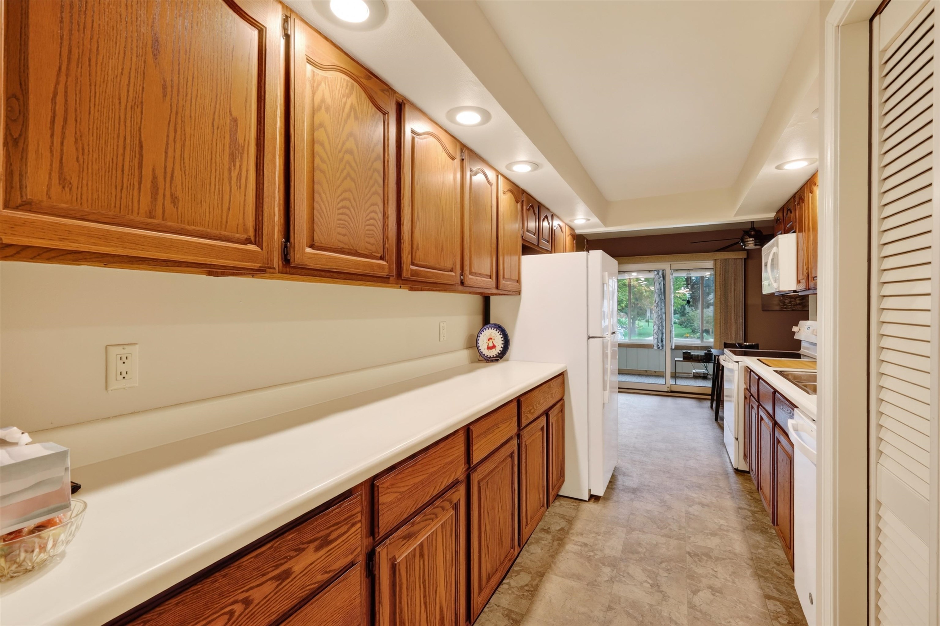 1522 Golf View Road, Unit D Madison, WI 53704 - Photo 8 of 39 Gallery Image 8