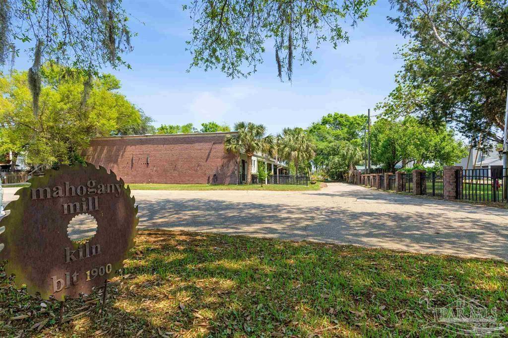 1261 Mahogany Mill Road Pensacola, FL 32507 - Photo 2 of 21