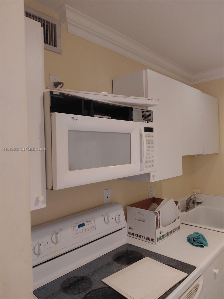 731 Hummingbird Way, Unit 10 North Palm Beach, FL 33408 - Photo 3 of 14