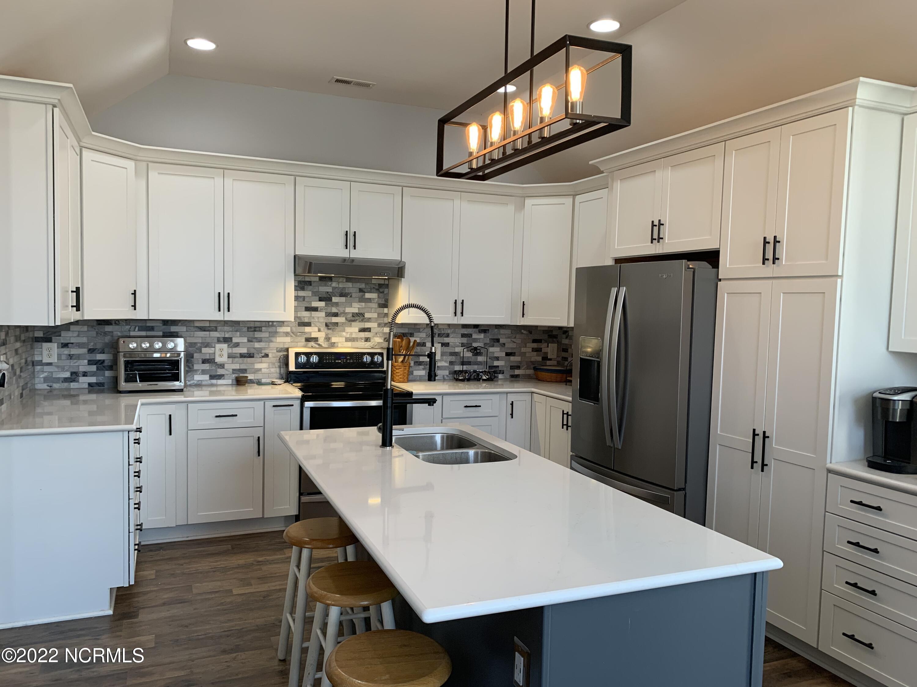 1332 Nine Foot Road Newport, NC 28570 - Photo 12 of 30 IMG_6207