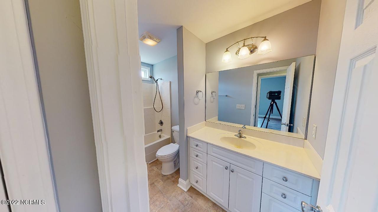 1332 Nine Foot Road Newport, NC 28570 - Photo 25 of 30 guest bathroom