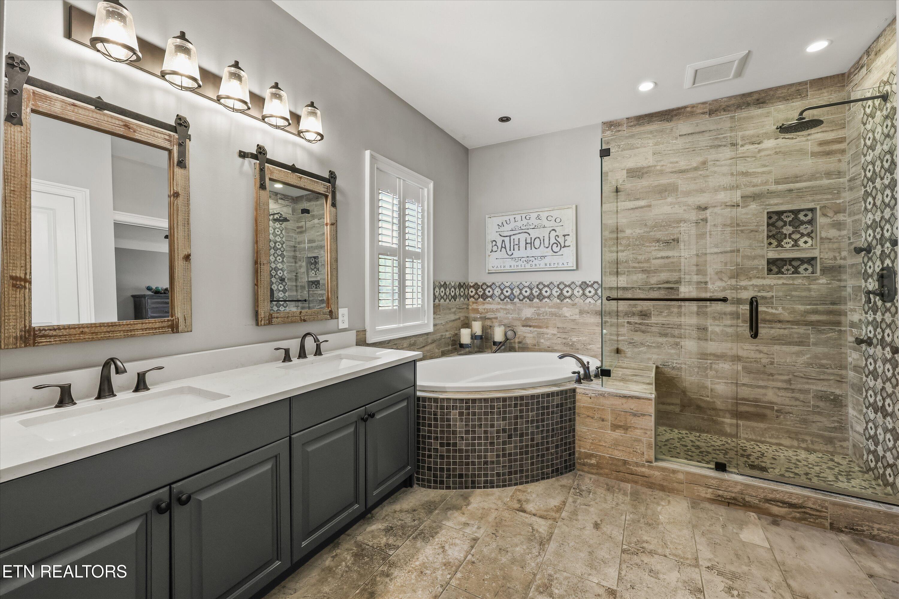 64 Rolling Links Boulevard Oak Ridge, TN 37830 - Photo 21 of 54 Primary Suite