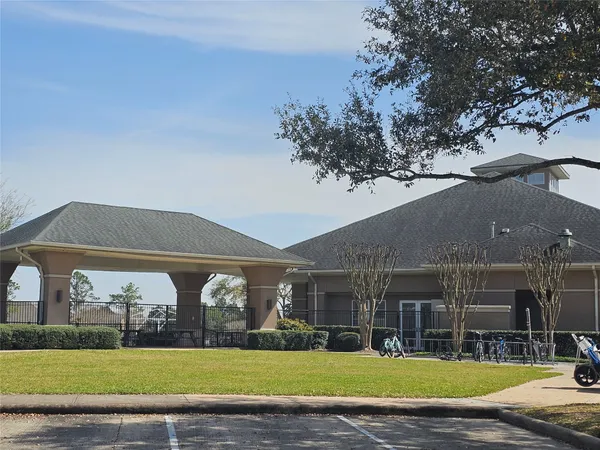 $3,400 | 3403 East Cedar Hollow Drive, Pearland, TX 77584