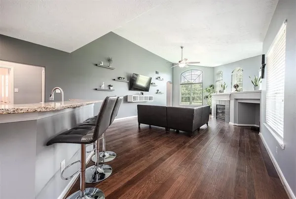 $3,400 | 3403 East Cedar Hollow Drive, Pearland, TX 77584