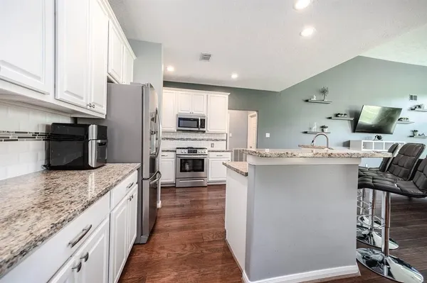 $3,400 | 3403 East Cedar Hollow Drive, Pearland, TX 77584