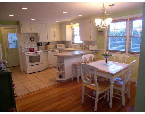 10 Gregory Road Framingham, MA 01701 - Photo 3 of 13