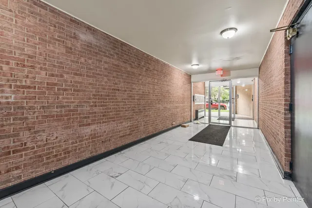 $1,500 | 7319 North Rogers Avenue, Unit 201, Chicago, IL 60626