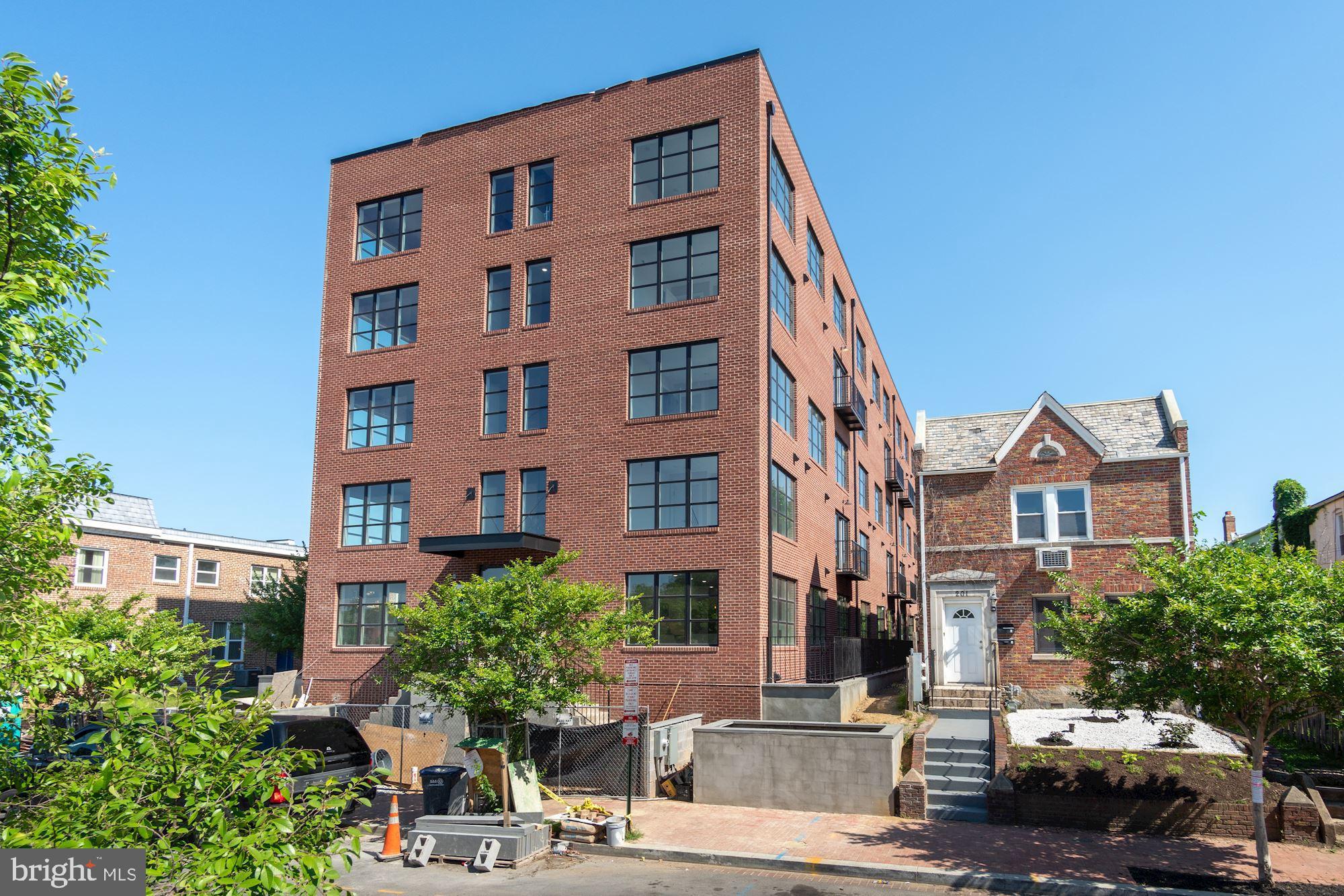 205 V Street Northwest, Unit 101 Washington, DC 20001 - Photo 2 of 36