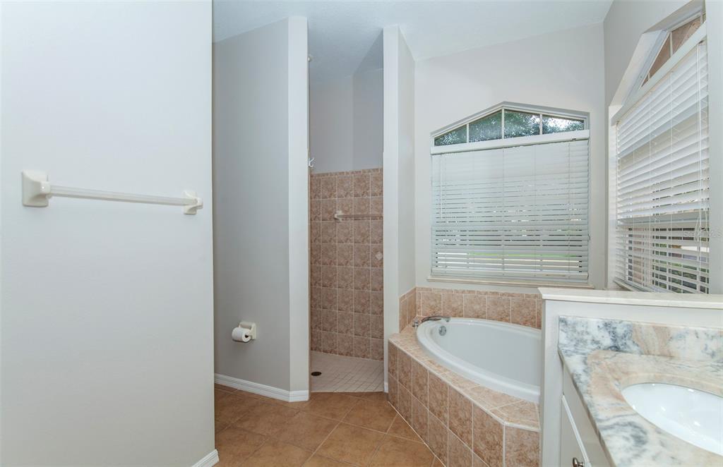 307 Rio Terra Venice, FL 34285 - Photo 13 of 22